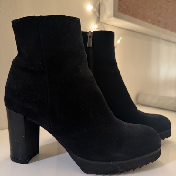 La Canadienne Heeled Winter Boots – Waterproof suede - Picture 1 of 4